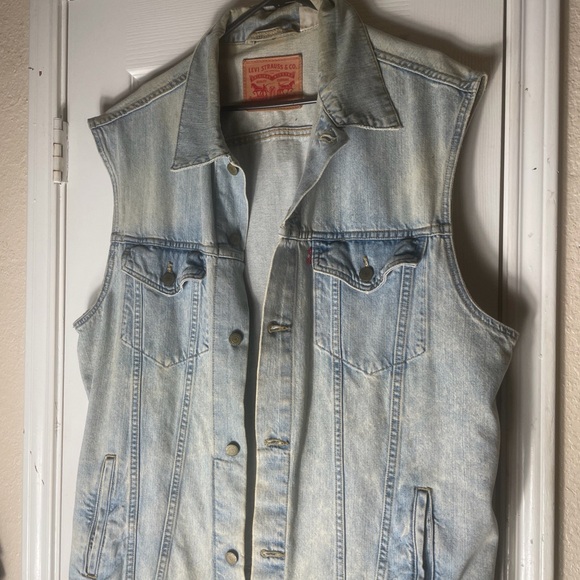 Levi's Classic Blue Denim Vest - Picture 2 of 5